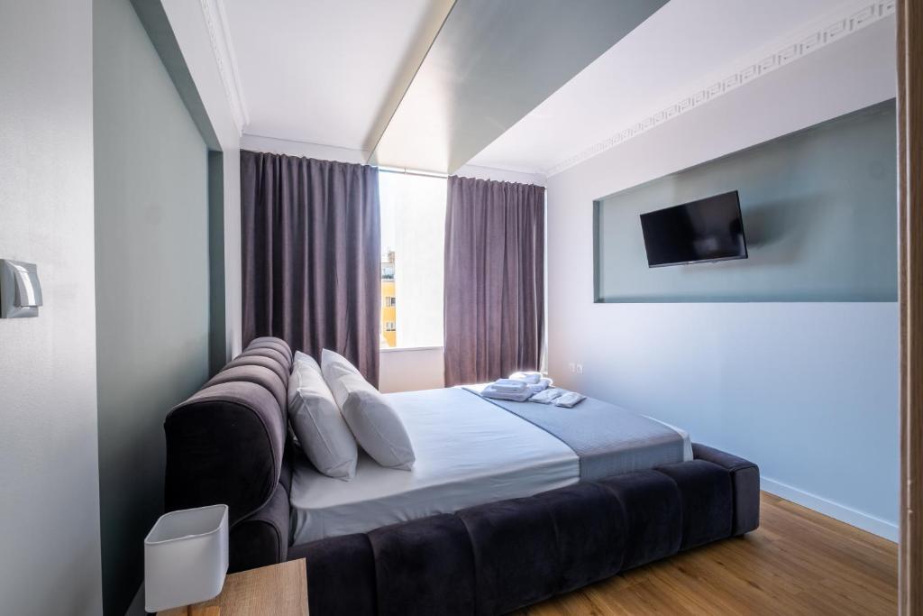Ermou Central Studios and Suites! 7