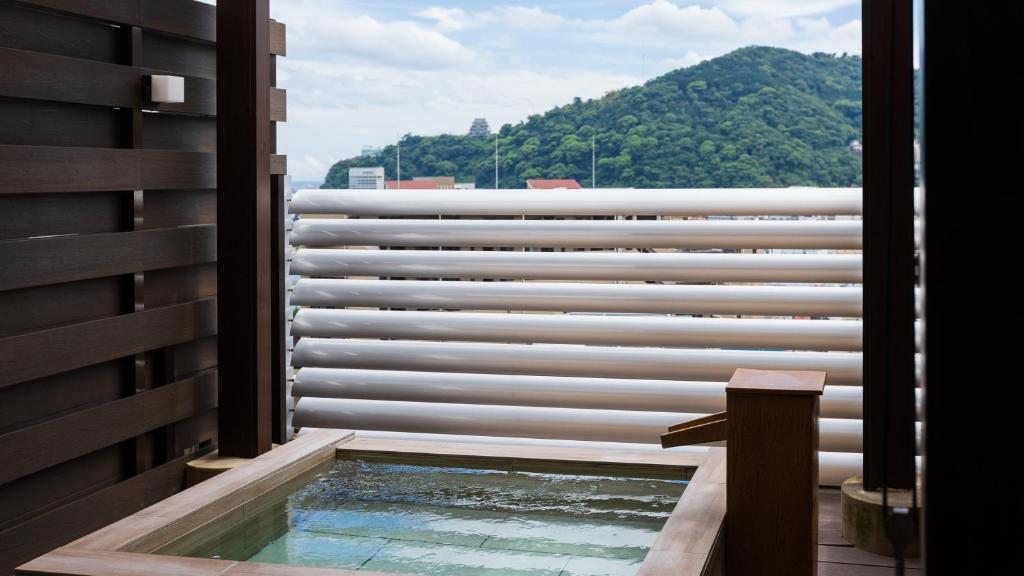 Vue générale sur la montagne ou vue sur la montagne depuis le ryokan