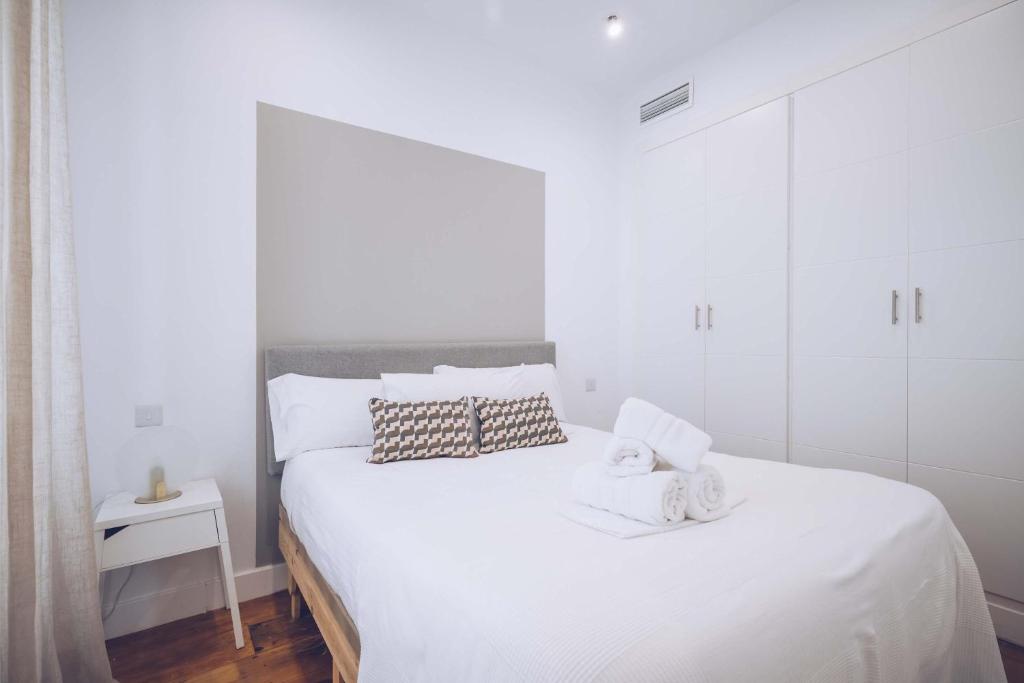 Eclectic 2BR with shared terrace perfect getaway 7