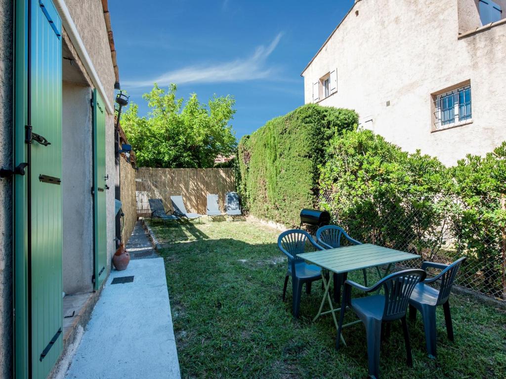 Riviera Hideaway for 2 Guests 5