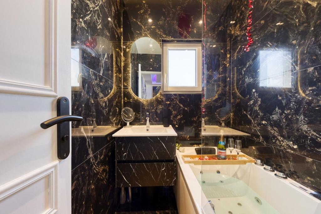 L'Ecrin d'Or - Jacuzzi, Cinéma, 10 min gare à pied 5