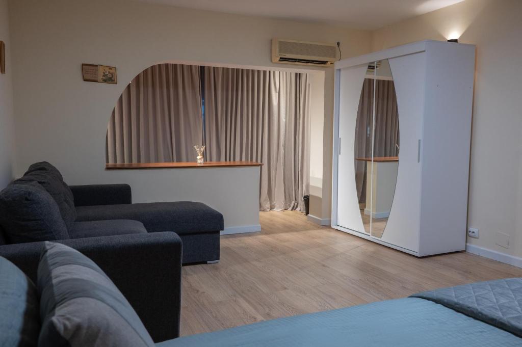 Smaranda Apart 3 6