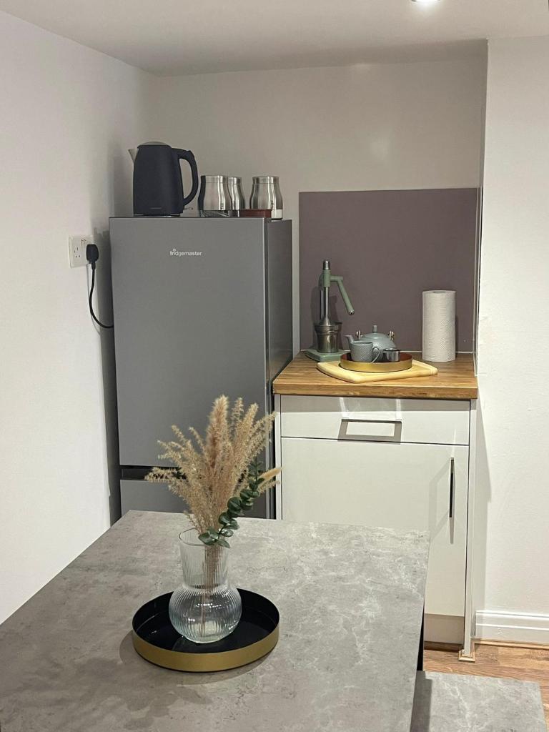 Modern One-bed Flat in Armley 8