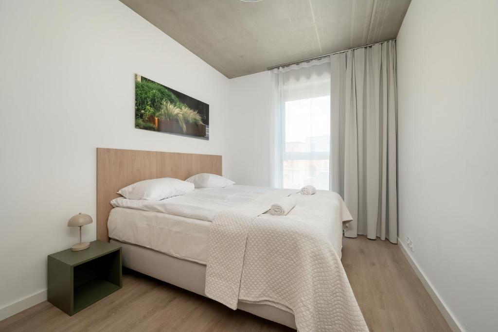 Luxury Apartments with Parking and Air Conditioning near Wrocław City Center by Renters Prestige 8
