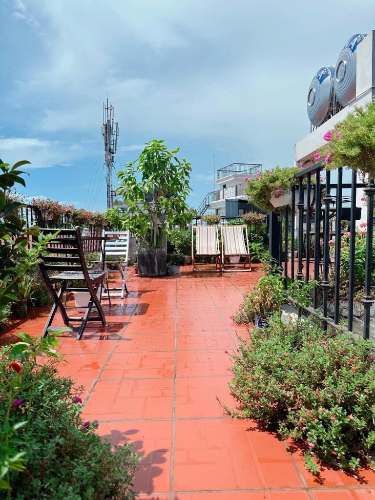 Cindy Westlake Apartments