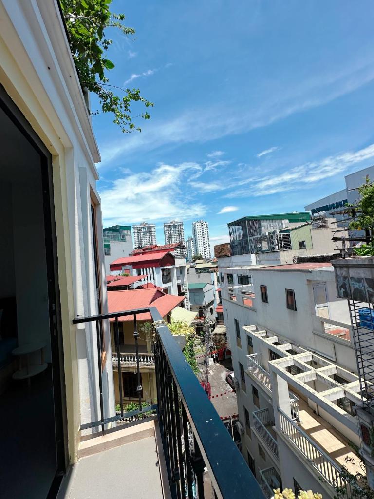 Cindy Westlake Apartments