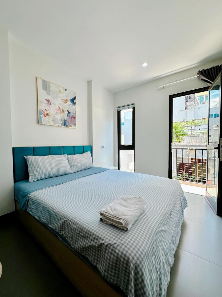 Cindy Westlake Apartments