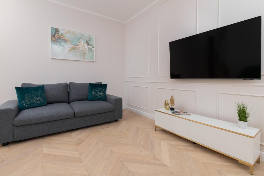 Lux Apartment Niemcewicza with AC & Balcony Warsaw Ochota by Noclegi Renters 8