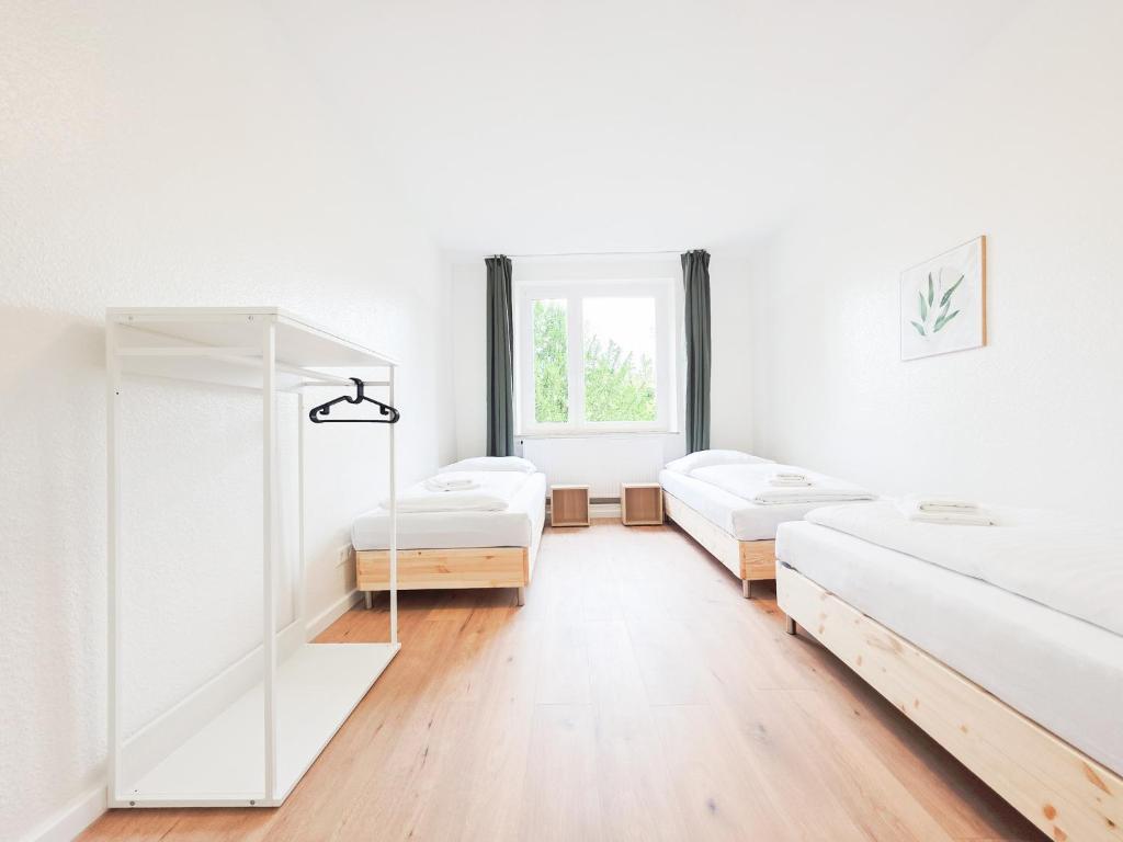 Tolstov Apartments - 3 Room Apartments - Kitchen - Dining Room - 25 min to Messe DUS 8