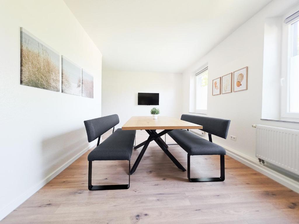 Tolstov Apartments - 3 Room Apartments - Kitchen - Dining Room - 25 min to Messe DUS 3