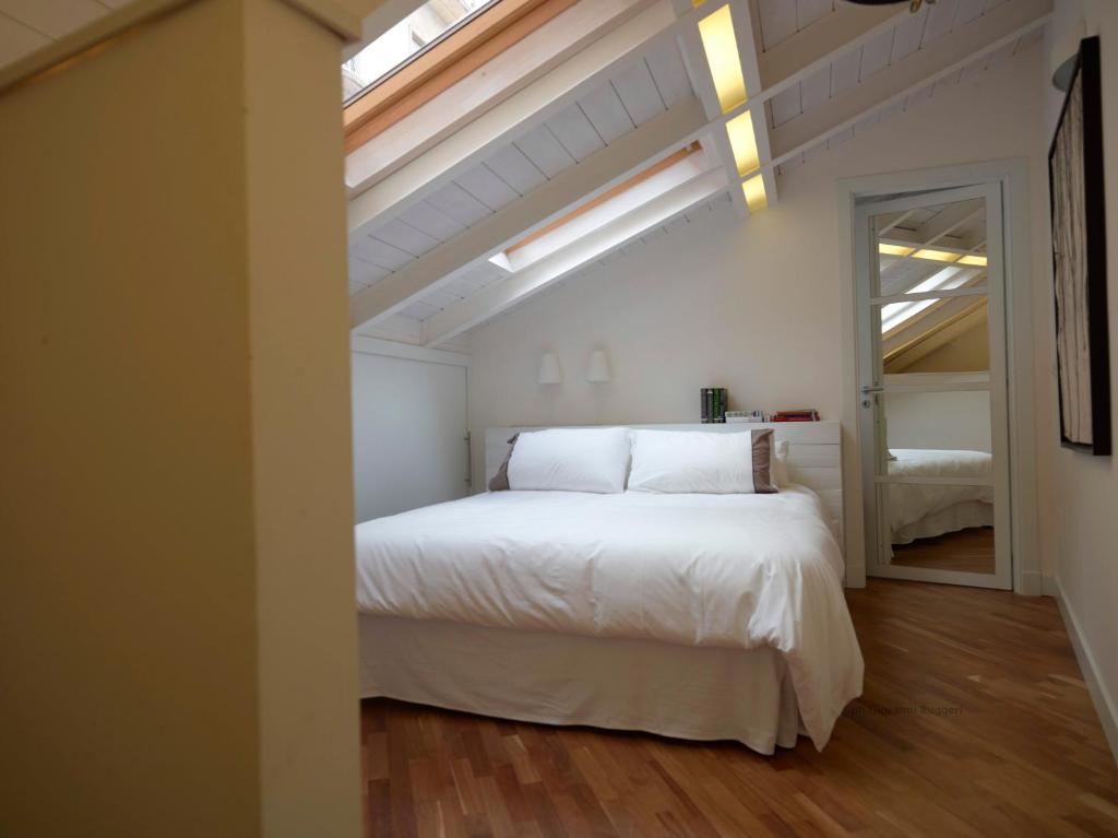 Ferrini Home - Piazza Trento 8
