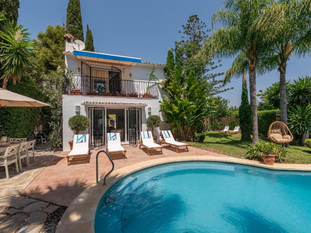 2 Bedroom Villa with Private Pool near Puerto Banus