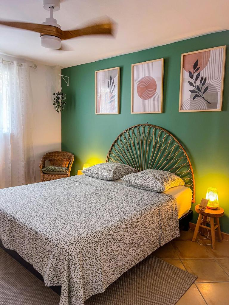 Petite maison indépendante au calme au cœur des oliviers 2