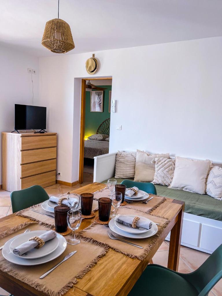 Petite maison indépendante au calme au cœur des oliviers 5