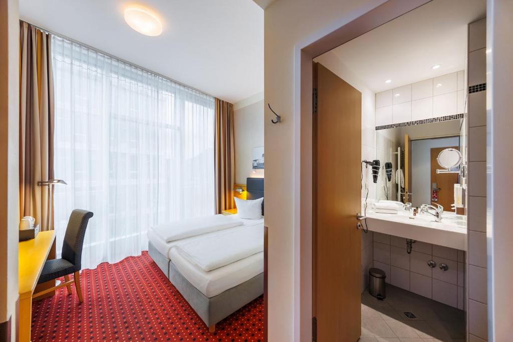Airporthotel Berlin-Adlershof 5