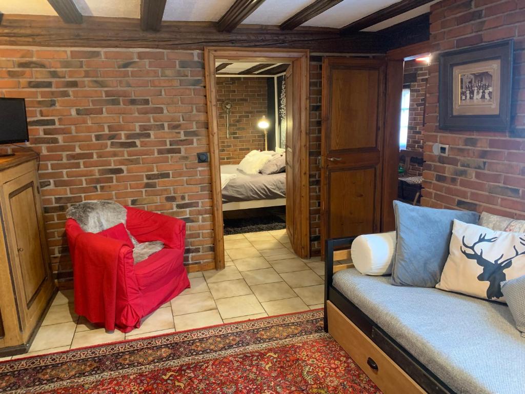 Gîte de caractère au calme , proche quartier historique, Au Merlenchanteur 5
