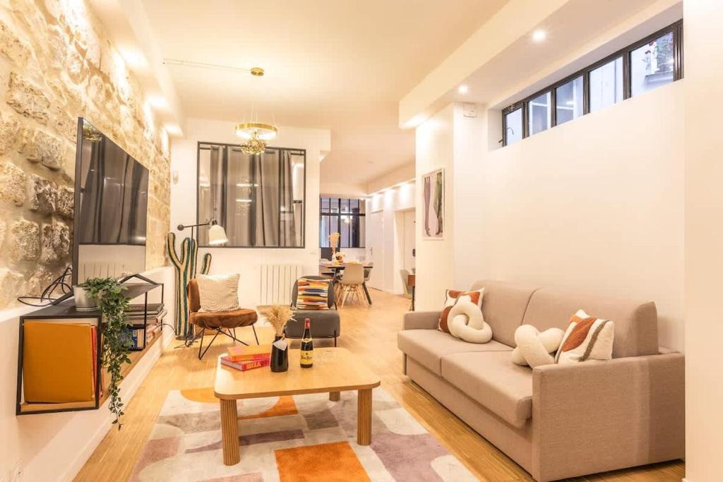 ParisConciergerie - Duplex for 12 with Cinema, 4BR 1