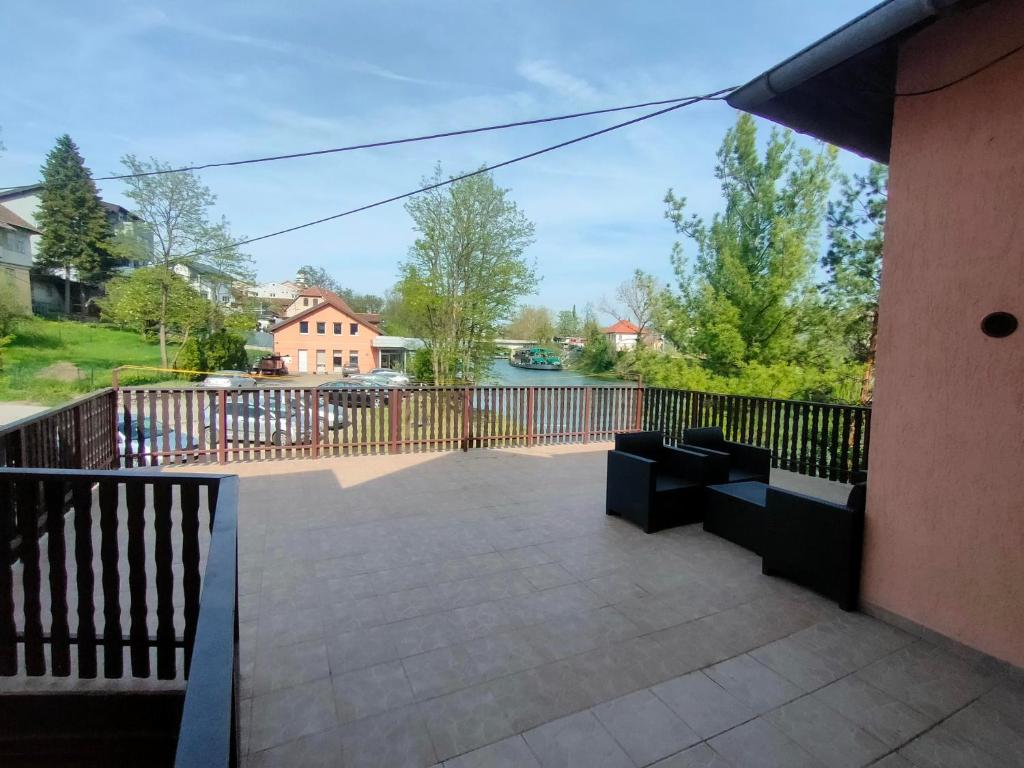 Riverside Panorama Apartment 1 near City Center Brko 1 4