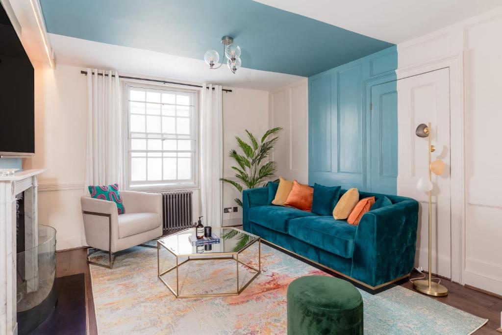 Design Haven! Big Group-Friendly 4BR City Escape in Waterloo's Coolest Corner 5