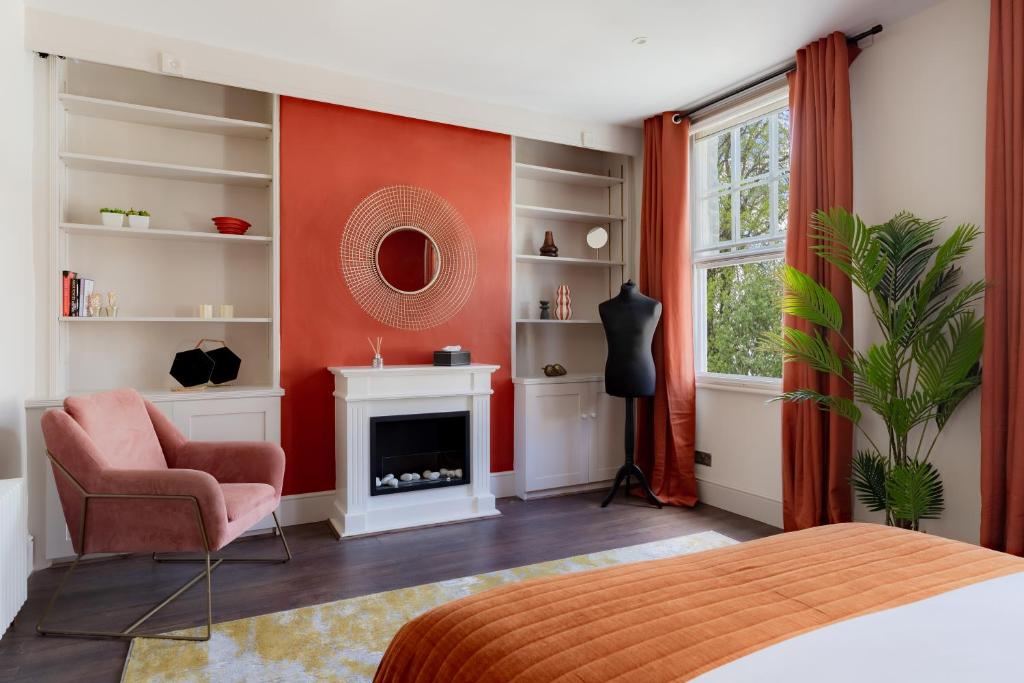 Design Haven! Big Group-Friendly 4BR City Escape in Waterloo's Coolest Corner 4