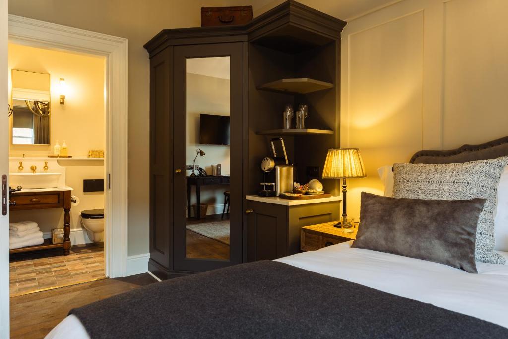 Regency House 3