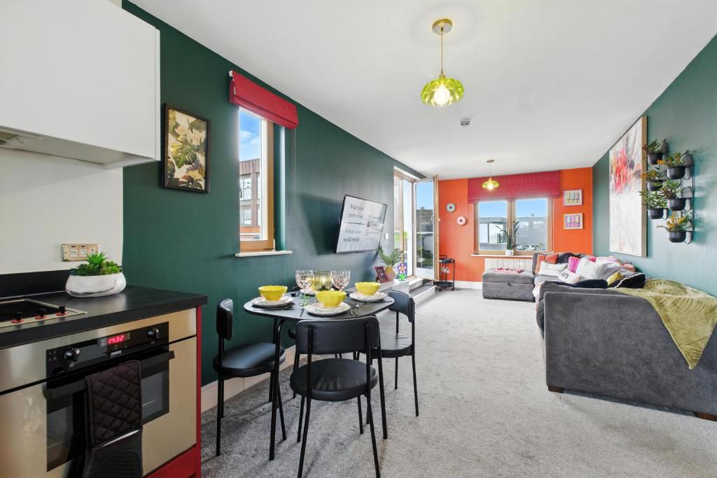 Penthouse Botanica- Wyndale Signature Stays 4