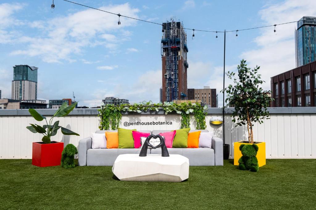 Penthouse Botanica- Wyndale Signature Stays 5