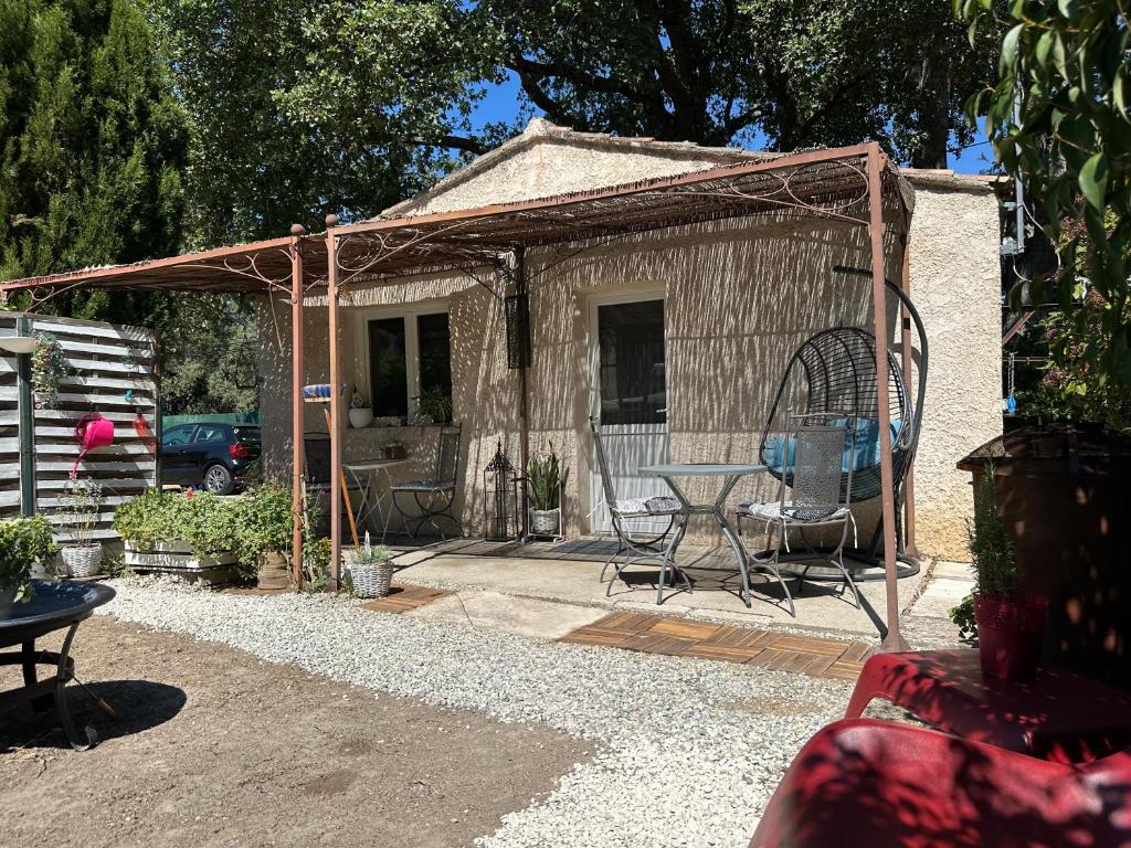 Villa Theolina Maisonnette lumineuse avec jardin, parking privé au calme à Aix 5