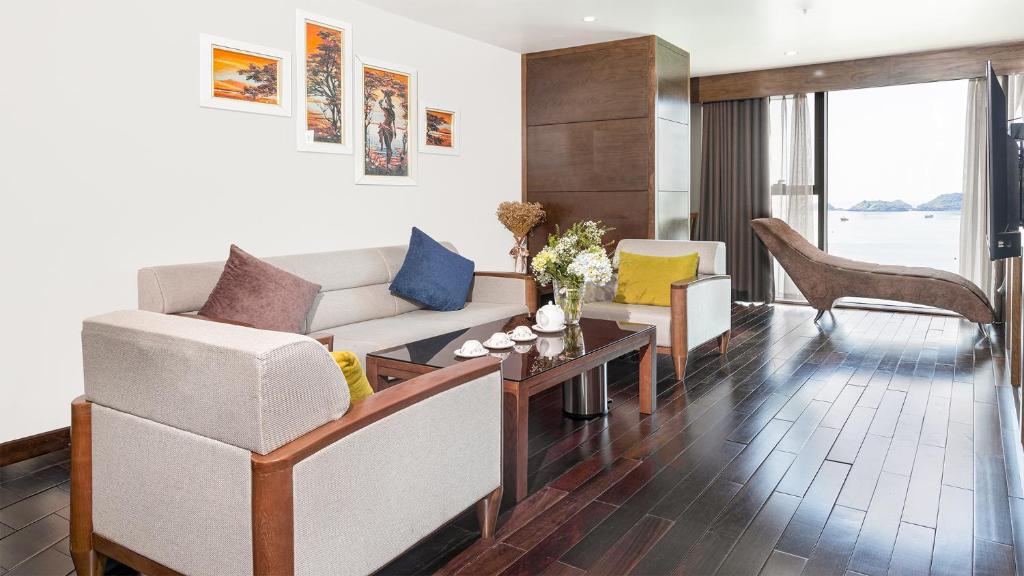 CAT BA GRAND BUDAPEST