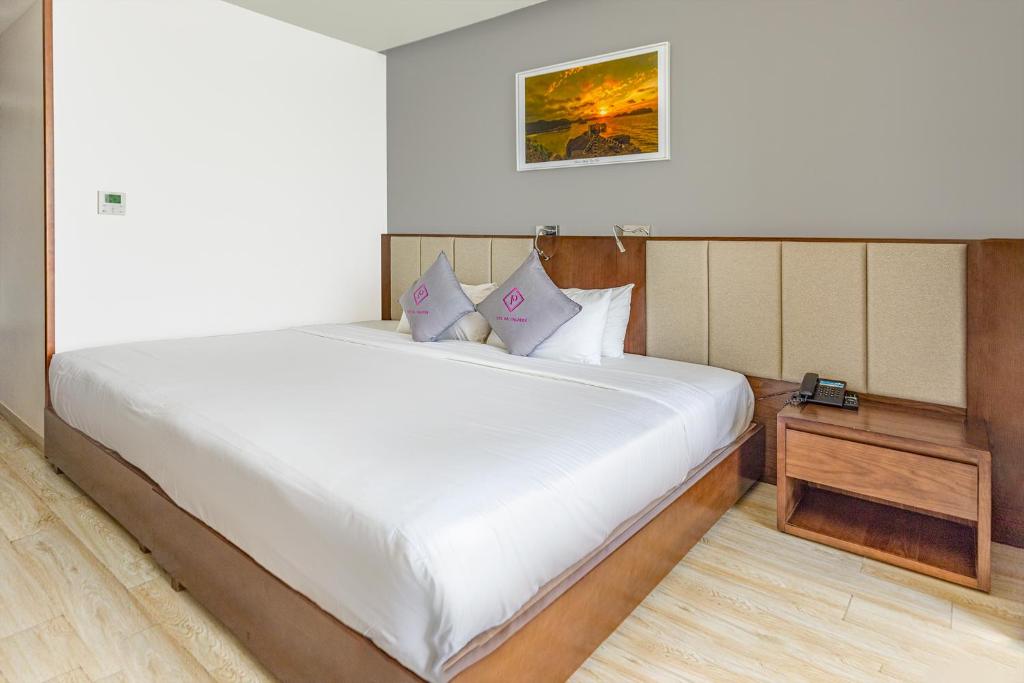 CAT BA GRAND BUDAPEST