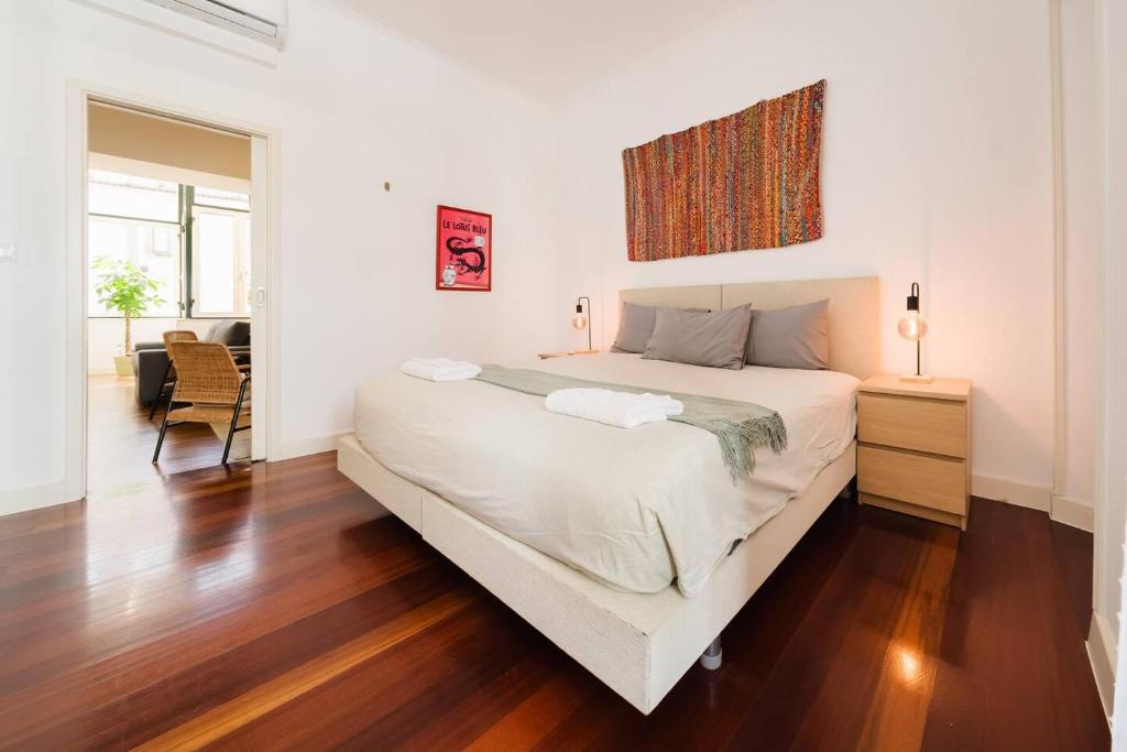 Chiado Gem Private Pool & Patio Retreat 8
