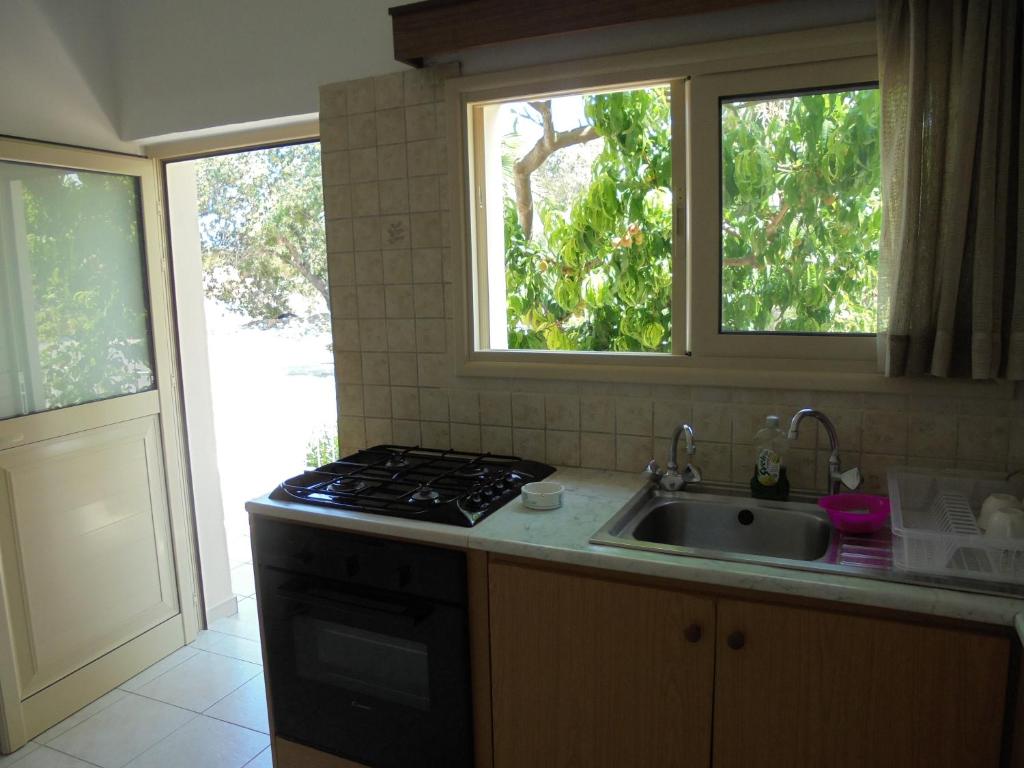 Niki Court Holiday Apartments 3