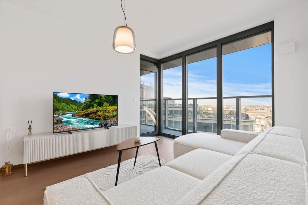 Eurovea Tower Apt 1 Danube View 1