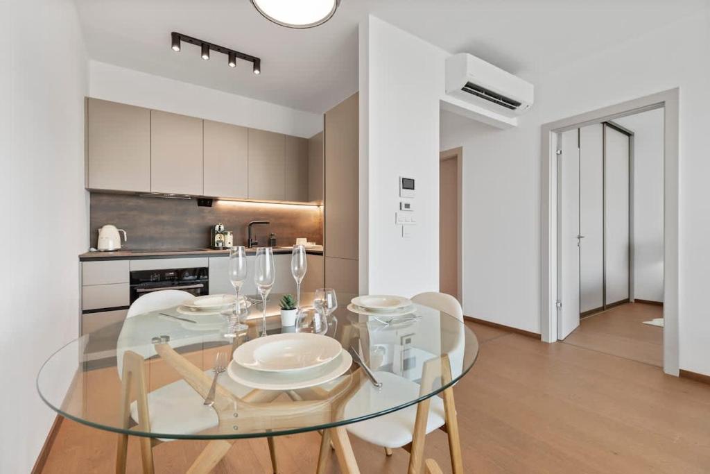 Eurovea Tower Apt 1 Danube View 4