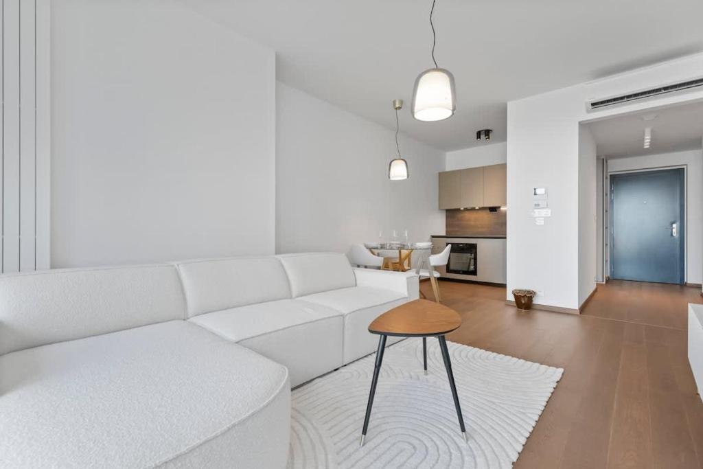Eurovea Tower Apt 3 River View 6