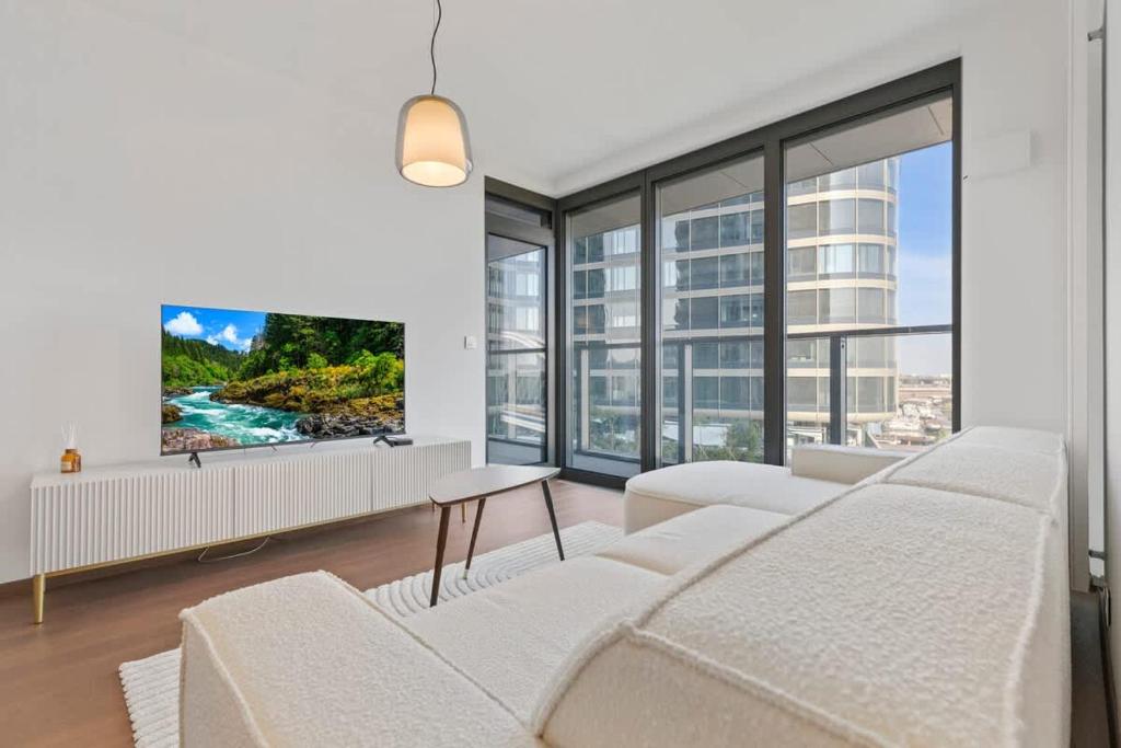 Eurovea Tower Apt 3 River View 8