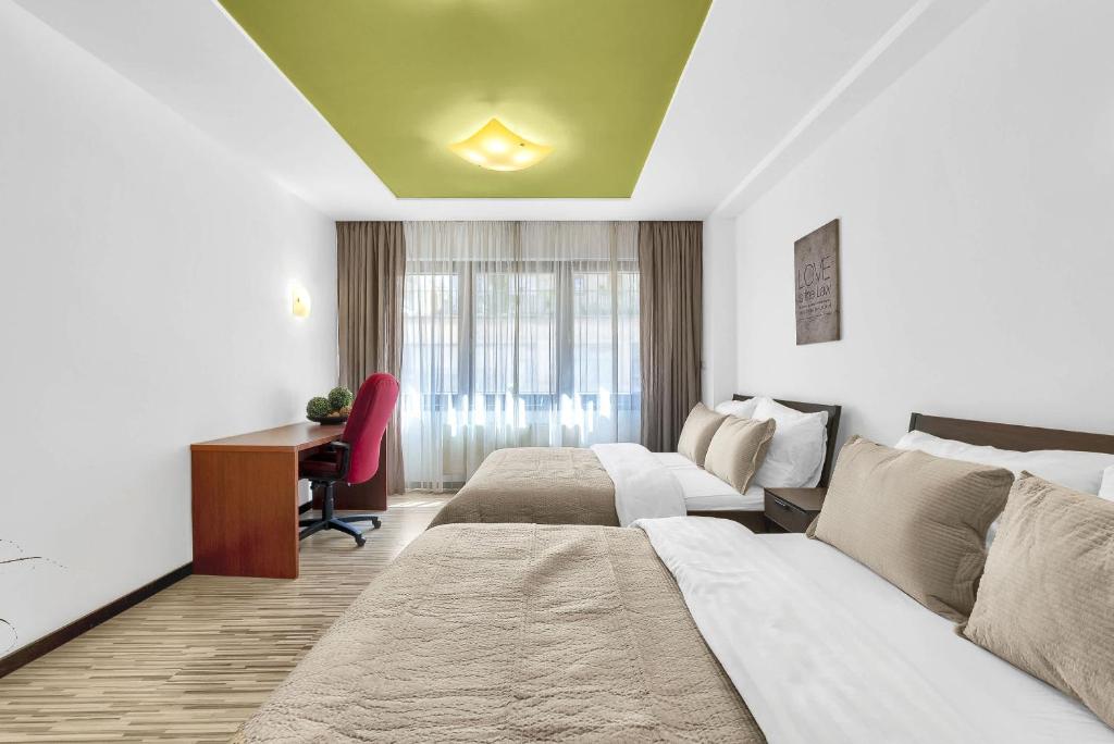 Fresh Lime Apartment in City Center 2