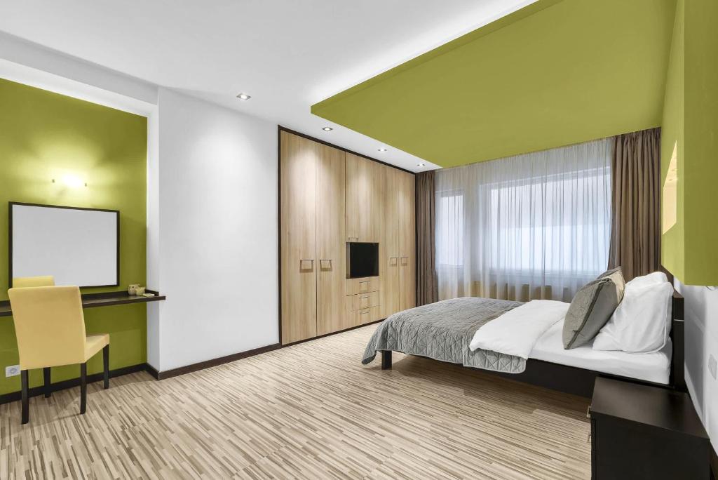 Fresh Lime Apartment in City Center 5