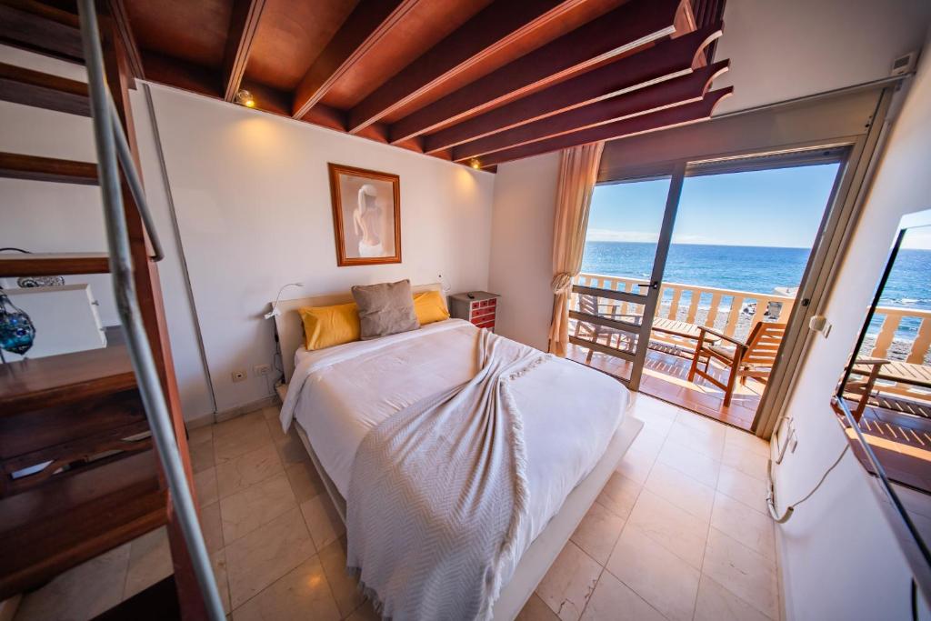 Sky & Sea, The House by the Beach 2