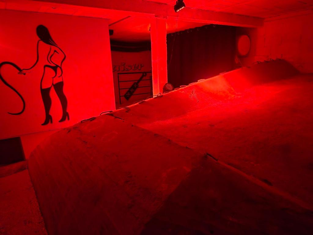 Le Baiser 1 le bunker réaménagé en plaisir interdit 2