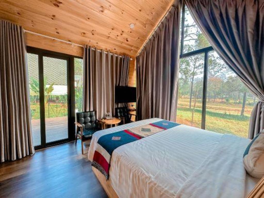 Phoenix Moc Chau Resort