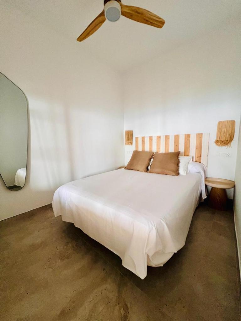 Cala Vemar - 2 Mediterranean Beach Houses 2