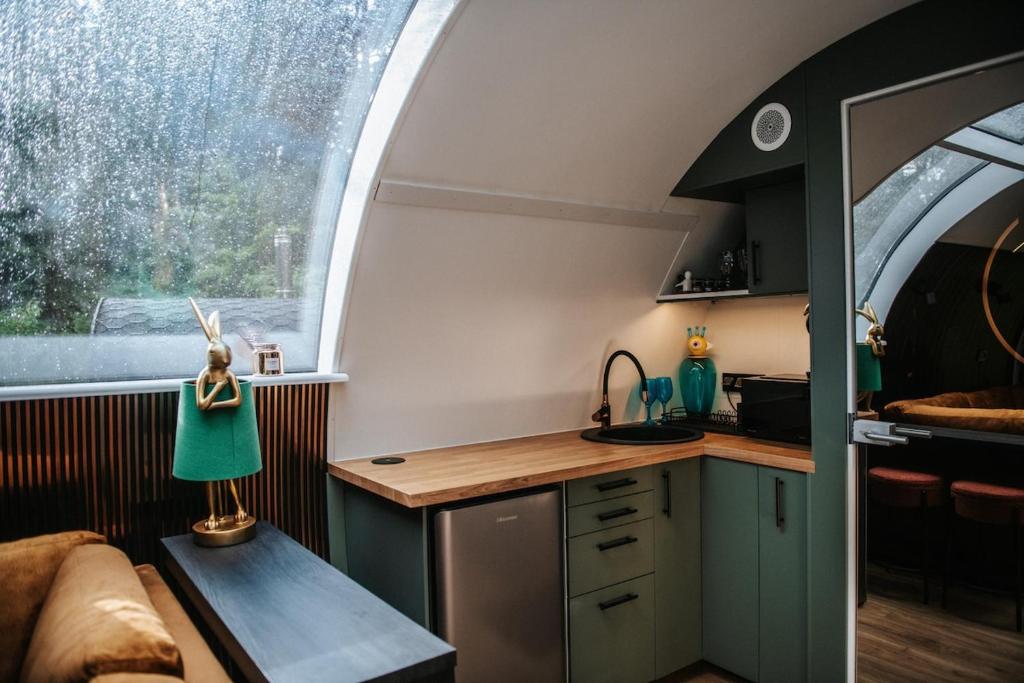 Panoramic Tube with Sauna & Hot Tub 6
