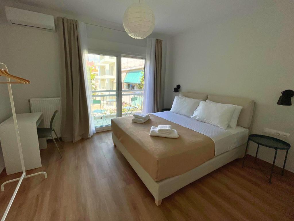 Quiet Central 2-bedroom Flat 4' to Metro & Shops 7