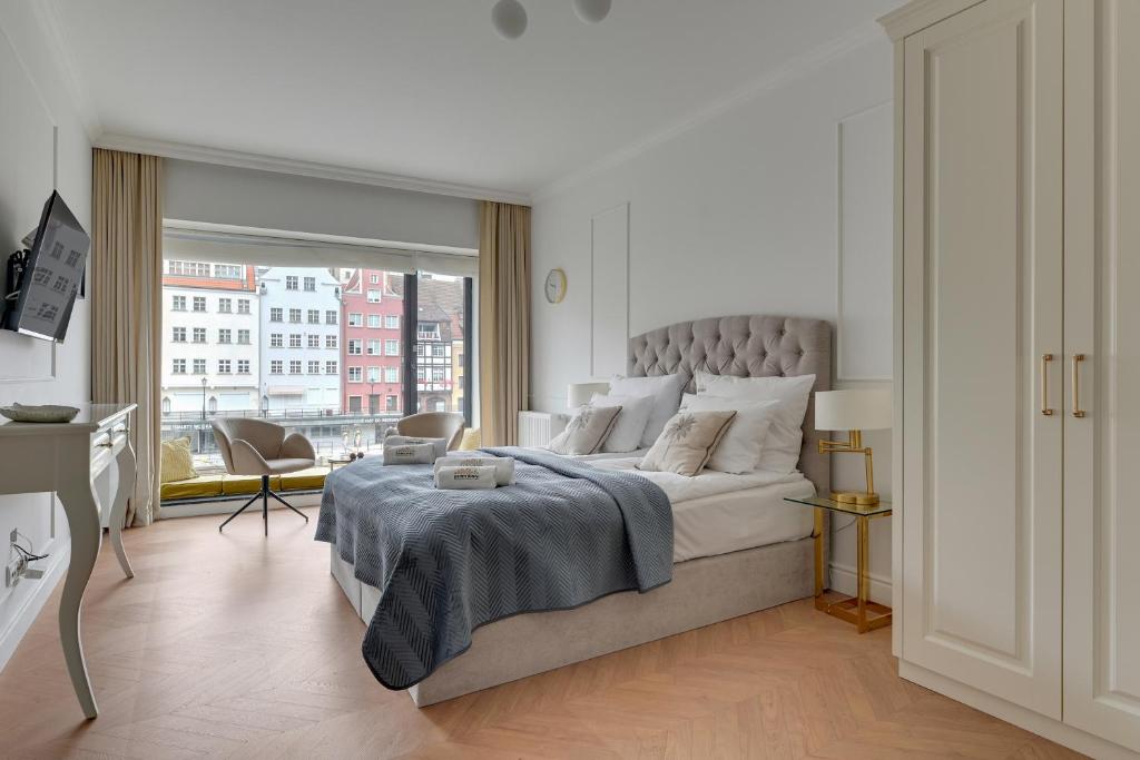 DEO PLAZA Premium Suites & Riverside by Downtown Apartments 2