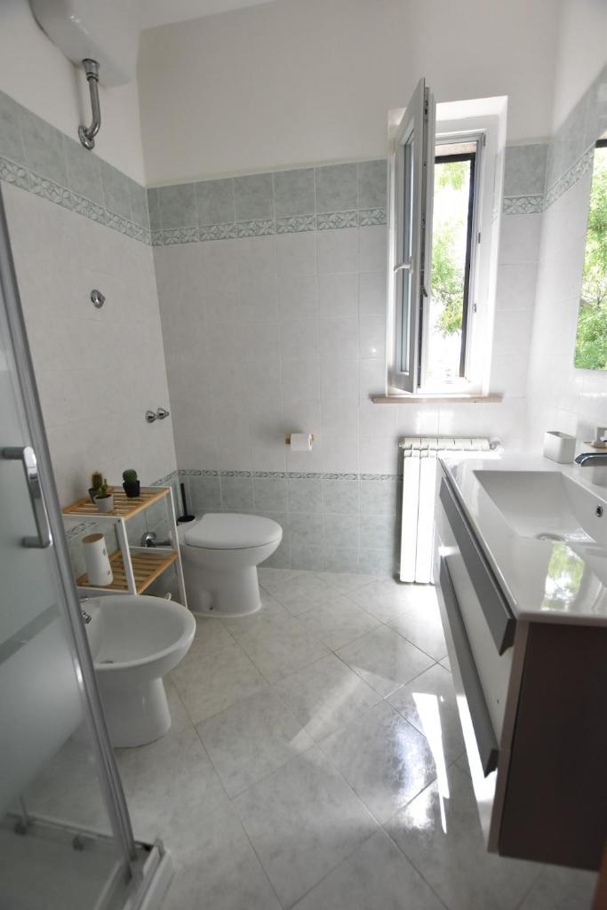casa Ludovica-vista mare giardino e relax a 8 minuti dal centro 7