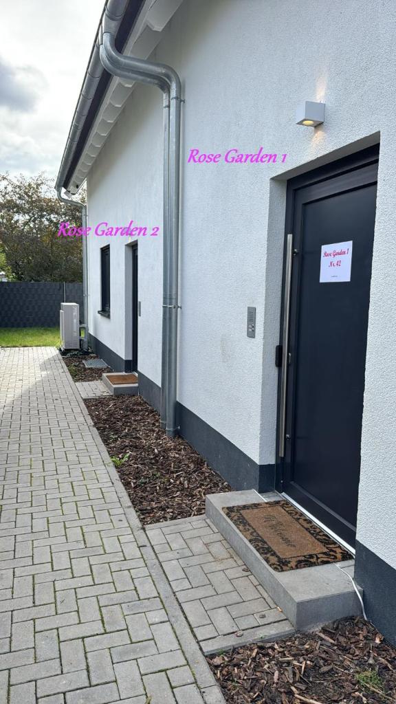 Moderne Doppelhaushälften - Rose Garden 1 & 2 - 17 km vom Frankfurter Flughafen und 30 km vom Messegelände entfernt 3