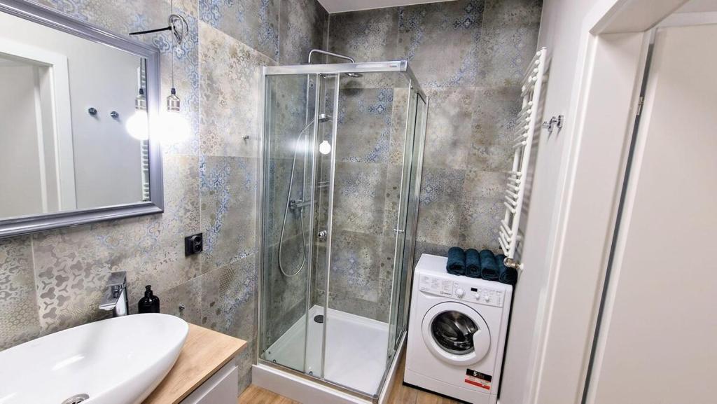 Very Stylish II & Secure Penthouse -Free Parking 8