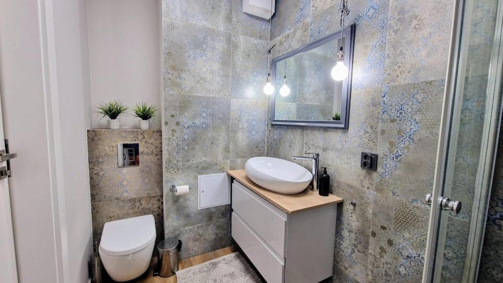 Very Stylish II & Secure Penthouse -Free Parking 3