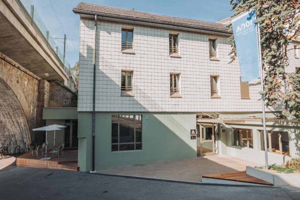 Montreux Youth Hostel